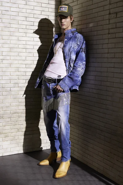 Look 12